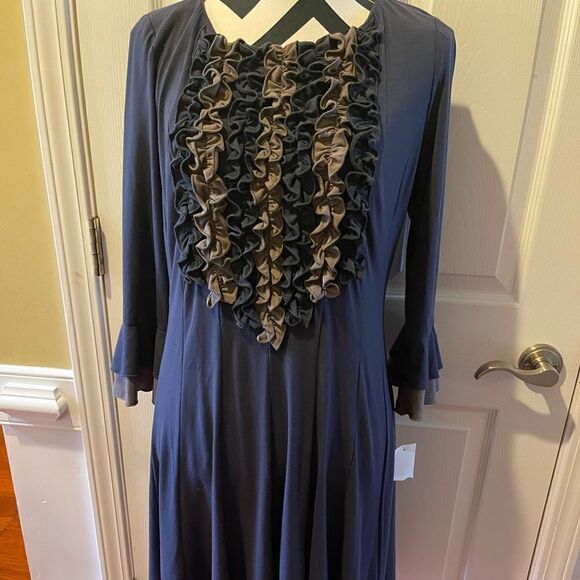 NWT Rabbit,Rabbit,Rabbit Designs  gray Ruffles fit &flare 1/4 sleeves dress SZ16 - Picture 7 of 12